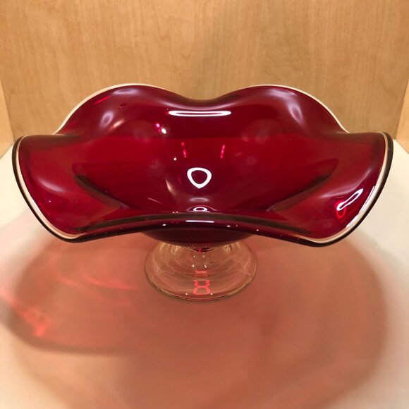 Beautiful 9" Red Scalloped Glass Bowl with clear pedestal Stand VTG - Picture 2 of 8